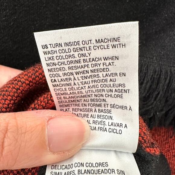 BAR III | Black Red Buffalo Plaid Fringe Sweater | Size Medium - Picture 7 of 7